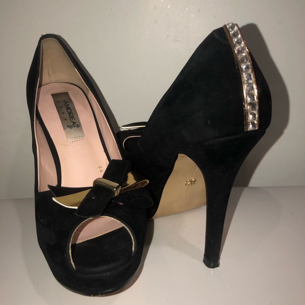 Heels - Picture 2 of 2